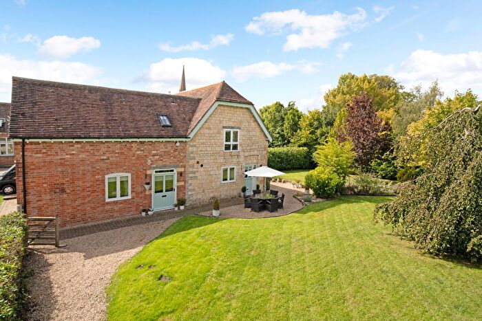 5 Bedroom Link Detached House For Sale In Stratford Road Honeybourne, Evesham, WR11