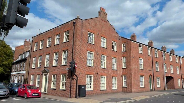 2 Bedroom Flat To Rent In High Street, Spalding, PE11