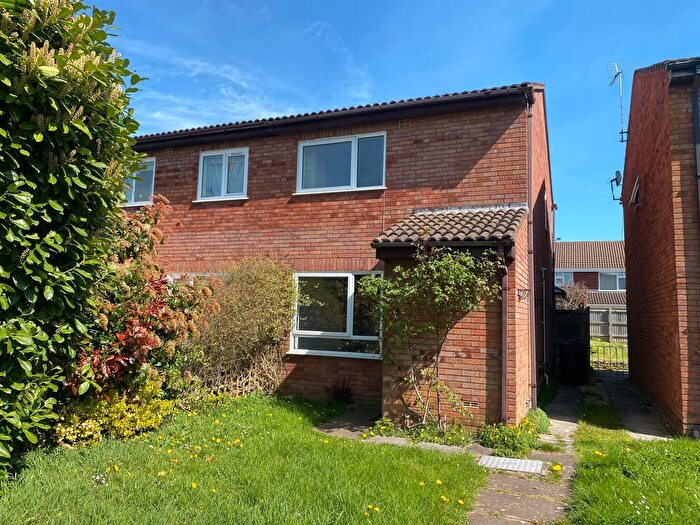 3 Bedroom Semi Detached House To Rent In Bartlett Close, Galmington, Taunton, TA1