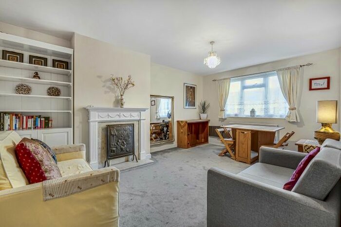 1 Bedroom Flat To Rent In Fulham Road, London, SW6