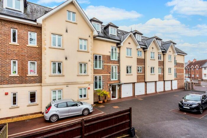 2 Bedroom Flat To Rent In Regency Mews, Queens Road, Haywards Heath, RH16