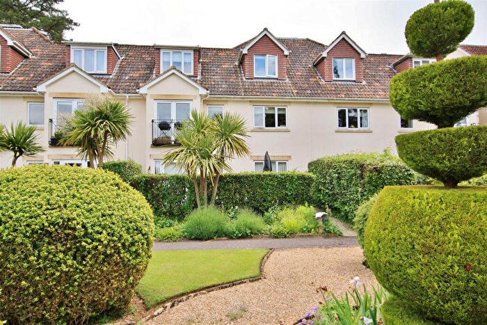 2 Bedroom Apartment For Sale In Avonpark, Limpley Stoke, Bath, BA2