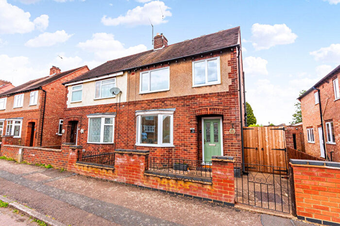 4 Bedroom Semi-Detached House For Sale In Talbot Road, Rushden, NN10