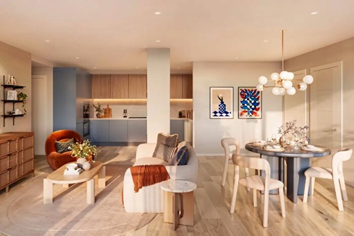 3 Bedroom Flat For Sale In Leven Road, London, E14
