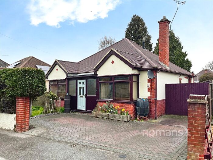 2 Bedroom Bungalow For Sale In Minley Road, Farnborough, Hampshire, GU14