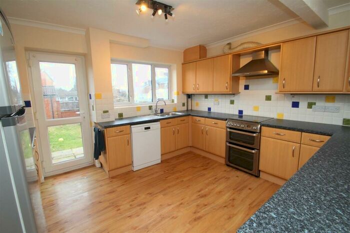 4 Bedroom End Of Terrace House To Rent In Kiln Ground, Hemel Hempstead, HP3