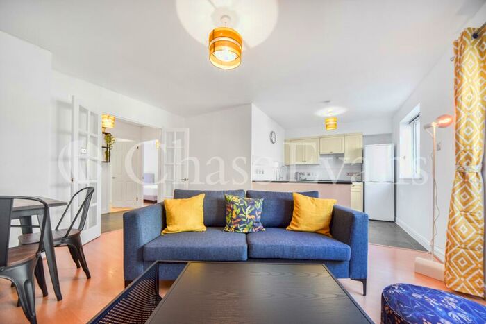 2 Bedroom Apartment To Rent In Langbourne Place, Canary Wharf, London, E14