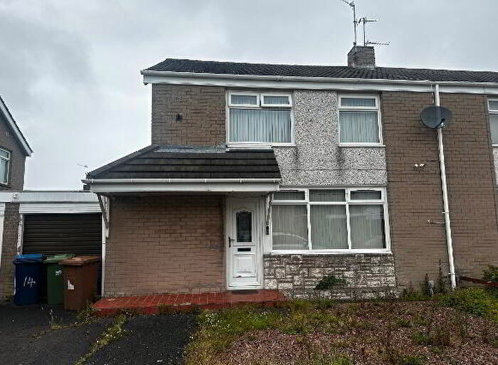 3 Bedroom Semi-Detached House For Sale In Sunningdale, Lurgan, BT66