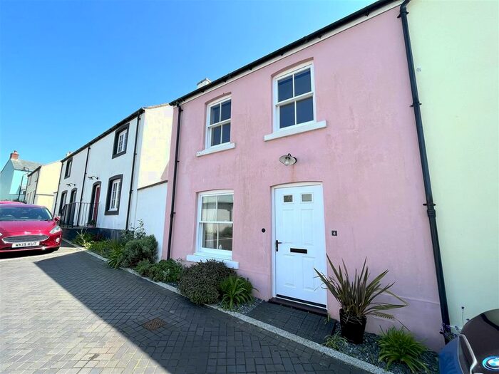 2 Bedroom Semi-Detached House To Rent In Bownder Ywain, Newquay, TR7
