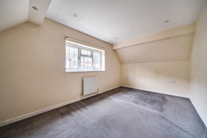 2 Bedroom Detached House To Rent In Haslemere, GU27