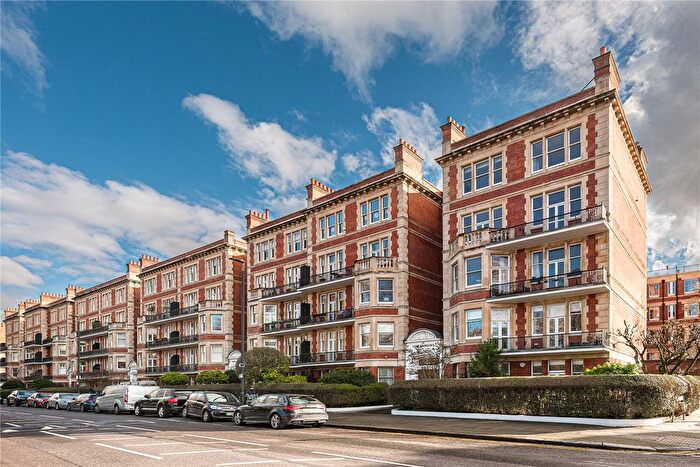 3 Bedroom Flat For Sale In York Mansions, Prince Of Wales Drive, London, SW11