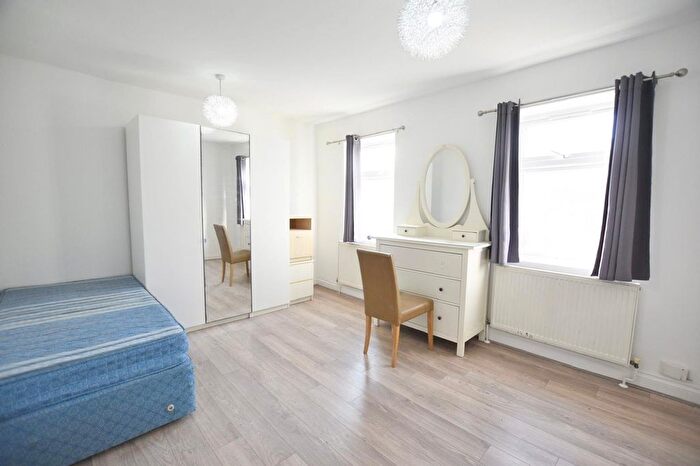 4 Bedroom Terraced House To Rent In Brydges Road, Stratford, E15