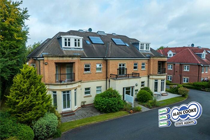 2 Bedroom Flat For Sale In Sandringham House, Harrogate Road, Alwoodley, LS17