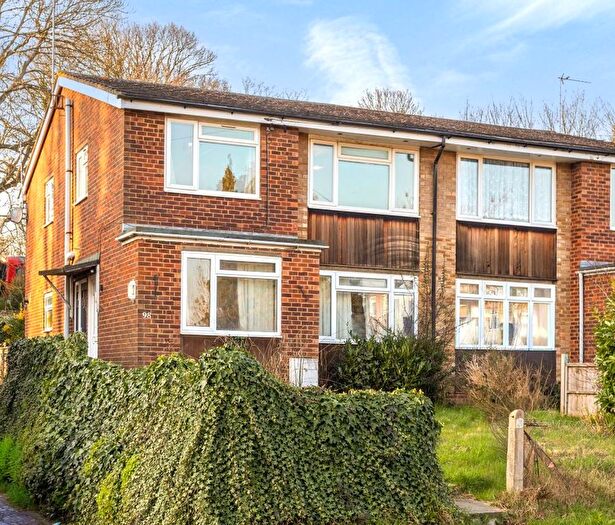 2 Bedroom Flat For Sale In Orpin Road, Merstham, Redhill, RH1