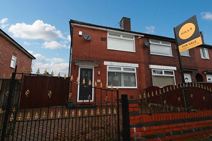 3 Bedroom End Of Terrace House For Sale In Deepdale Drive, Swinton, M27