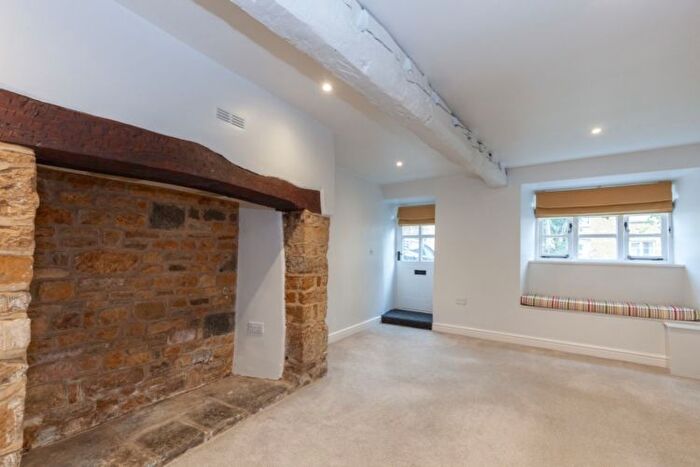 2 Bedroom Cottage To Rent In New Street, Deddington, Banbury, OX15