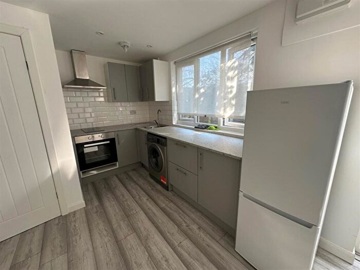 1 Bedroom Apartment To Rent In Great North Way, London, NW4