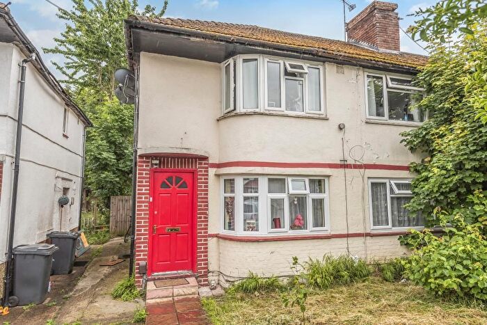 2 Bedroom Flat To Rent In Hampshire Avenue Slough, SL1
