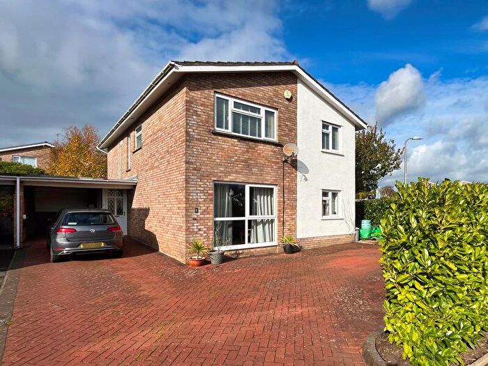 4 Bedroom Detached House For Sale In Llanquian Close, Cowbridge, The Vale Of Glamorgan, CF71