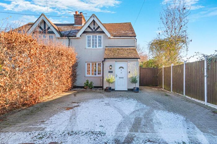 2 Bedroom Semi Detached House For Sale In Gallants Lane, East Farleigh, Maidstone, ME15