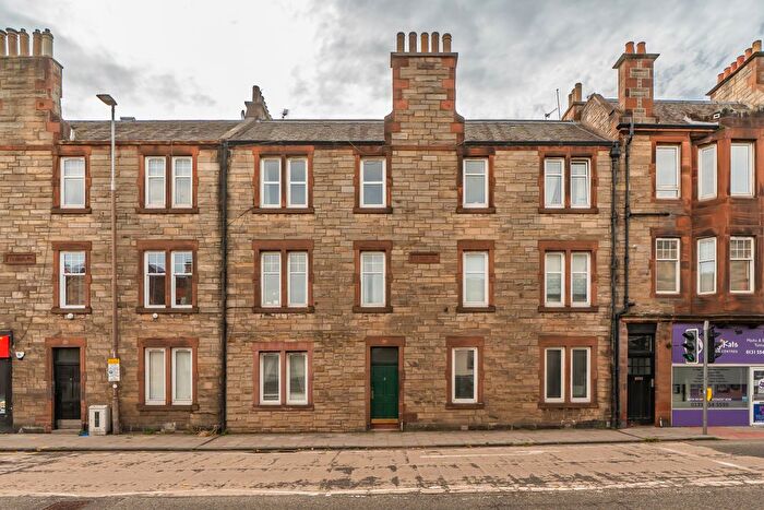2 Bedroom Flat For Sale In / Marischal Place, Edinburgh, EH4