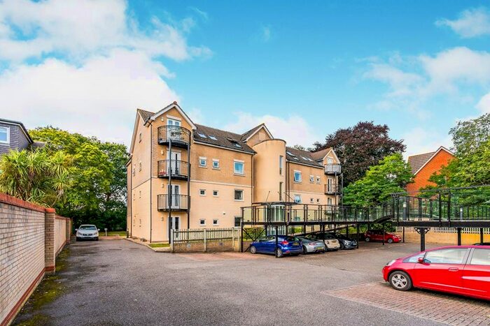 2 Bedroom Flat To Rent In Hulse Road, Southampton, SO15