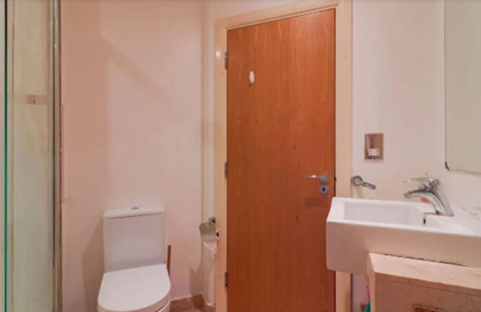 2 Bedroom Apartment To Rent In City Tower, Limeharbour, E14