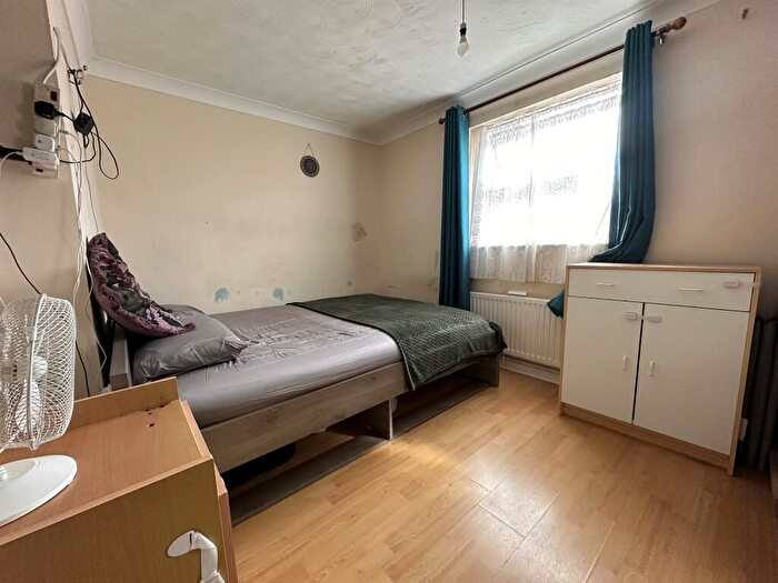 1 Bedroom Apartment For Sale In Whalley Street, Peterborough, PE1