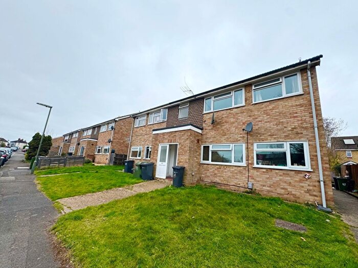 2 Bedroom Flat For Sale In Badger Close, Guildford, GU2