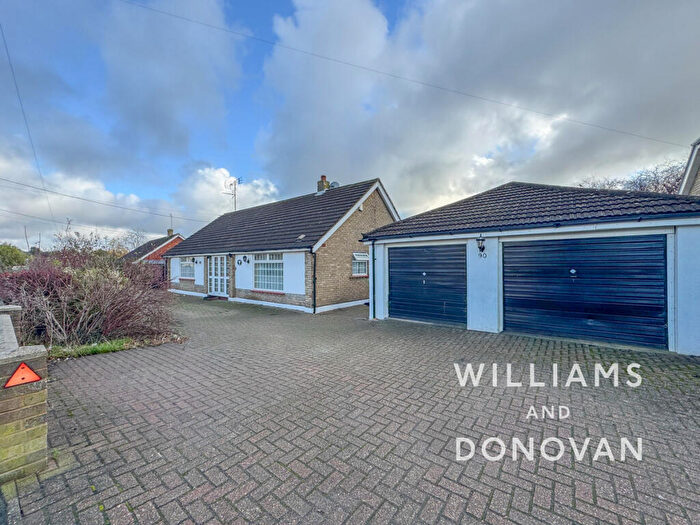 4 Bedroom Detached Bungalow For Sale In Greensward Lane, Hockley, SS5