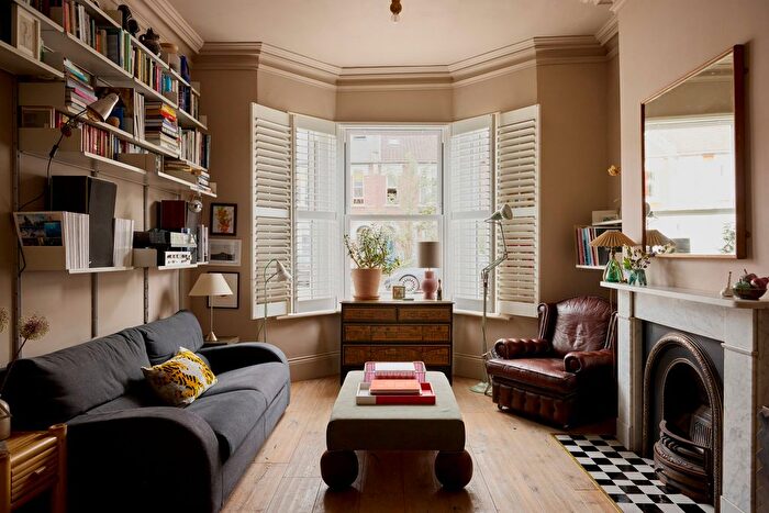 4 Bedroom Terraced House For Sale In Whittington Road, London, N22