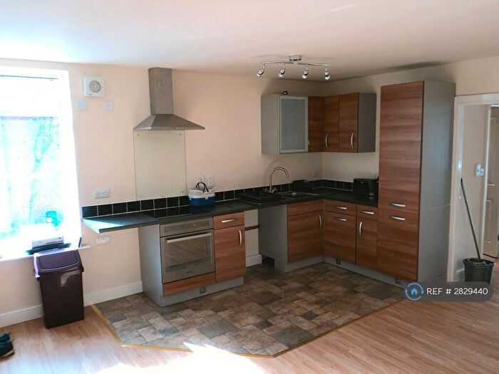 2 Bedroom Flat To Rent In Bolton Road, Bury, BL8