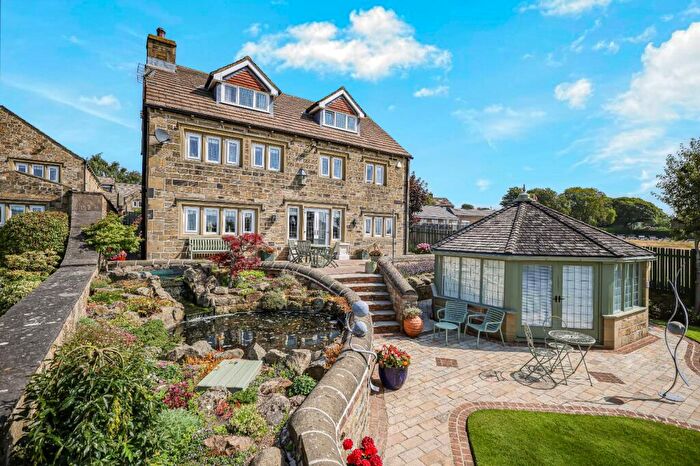 3 Bedroom Detached House For Sale In Manor Farm Court, East Bierley, Bradford, West Yorkshire, BD4