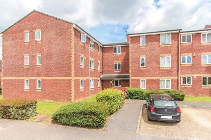 2 Bedroom Property For Sale In Sandown Road, Watford, WD24