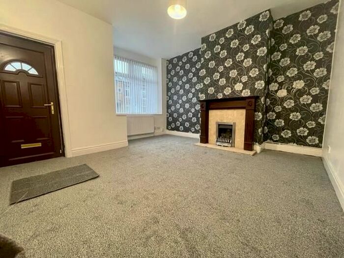 4 Bedroom Terraced House To Rent In Lilian Street, Bradford BD4