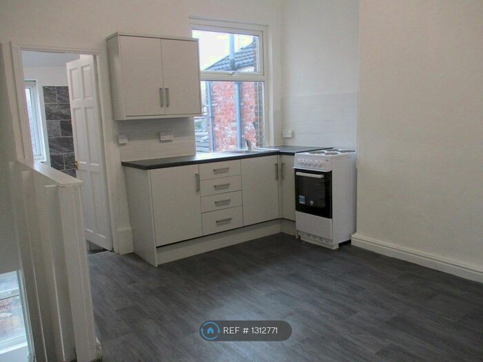 1 Bedroom Flat To Rent In Reddish Road, Stockport SK5