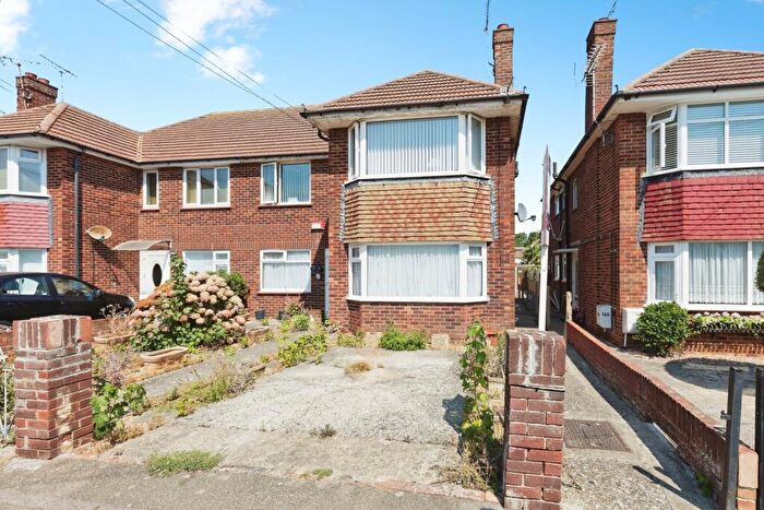 2 Bedroom Maisonette For Sale In Wickham Avenue, Ramsgate, Kent, CT11