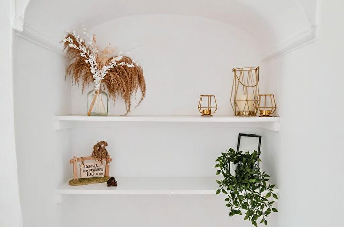 2 Bedroom Cottage For Sale In Church Road, Westbourne, PO10