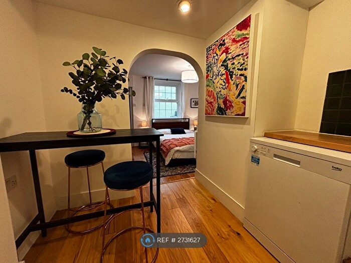 Studio To Rent In Lower Market Street, Hove, BN3