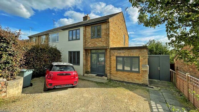 2 Bedroom Semi-Detached House To Rent In New Cross Road, Stamford, PE9