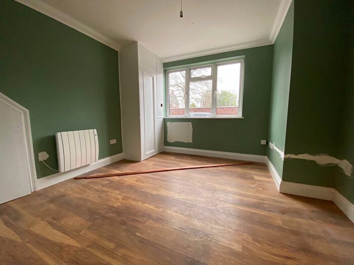 2 Bedroom Flat To Rent In Claire Court, Henley Road, IP1