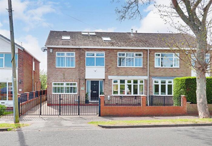 5 Bedroom Semi-Detached House For Sale In Well Lane, Willerby, Hull, HU10