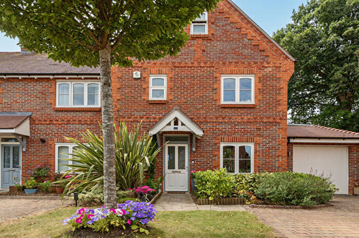 3 Bedroom Semi-Detached House For Sale In Oakwood Place, Lane End, High Wycombe, HP14