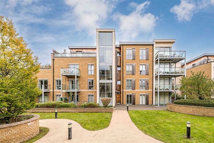 2 Bedroom Flat To Rent In Blagrove Road, Teddington, TW11