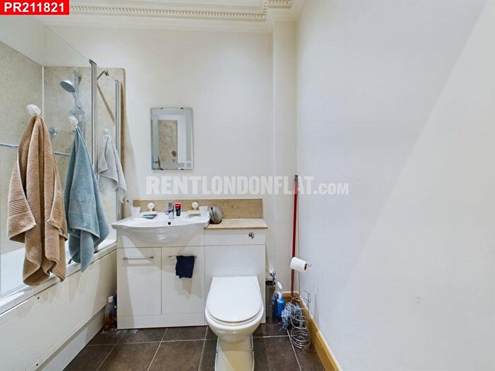 1 Bedroom Flat To Rent In School Mews, Shadwell, – Bedroom Flat, E1