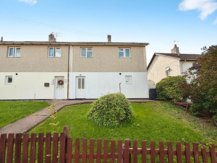3 Bedroom Semi Detached House For Sale In Cornwall Drive, Chesterfield, S43
