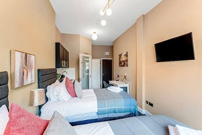 1 Bedroom Studio To Rent In High Road, Haringey, London, N15