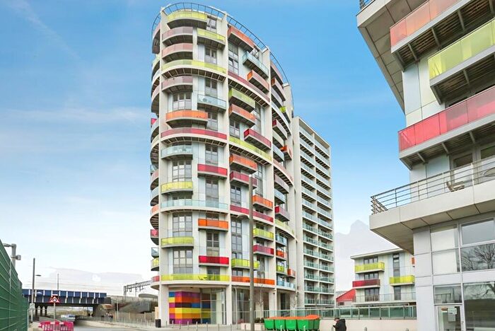 1 Bedroom Flat For Sale In Warton Road, Stratford, London, E15