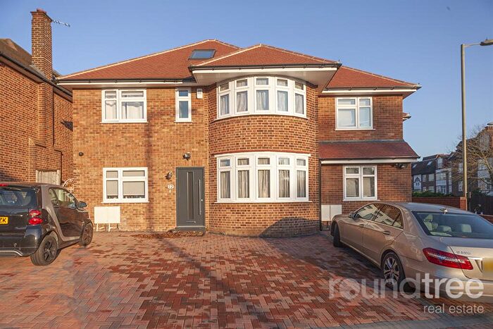 5 Bedroom House To Rent In Queens Way, Hendon, NW4