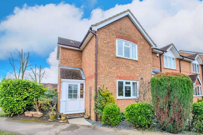 3 Bedroom End Of Terrace House To Rent In Morecambe Close, Stevenage, Hertfordshire, SG1